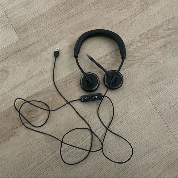 Plantronics Blackwire 500 C520 USB Binaural Headphone - Picture 1 of 5